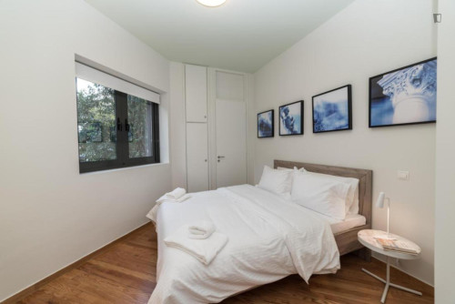 Charming 2-bedroom flat in Neapoli
