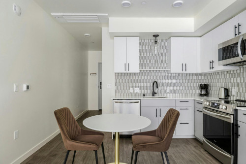 Northeast 10th Street, Bellevue, WA - Gallery - 5