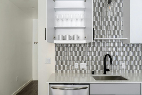 Northeast 10th Street, Bellevue, WA - Gallery - 7