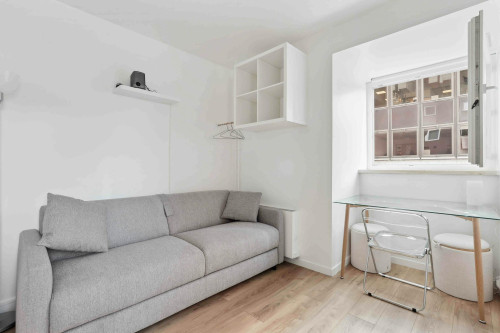 Rue Gaston de Caillavet, Paris