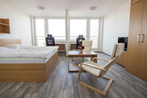 Pod Lipami, Hlavní město Praha