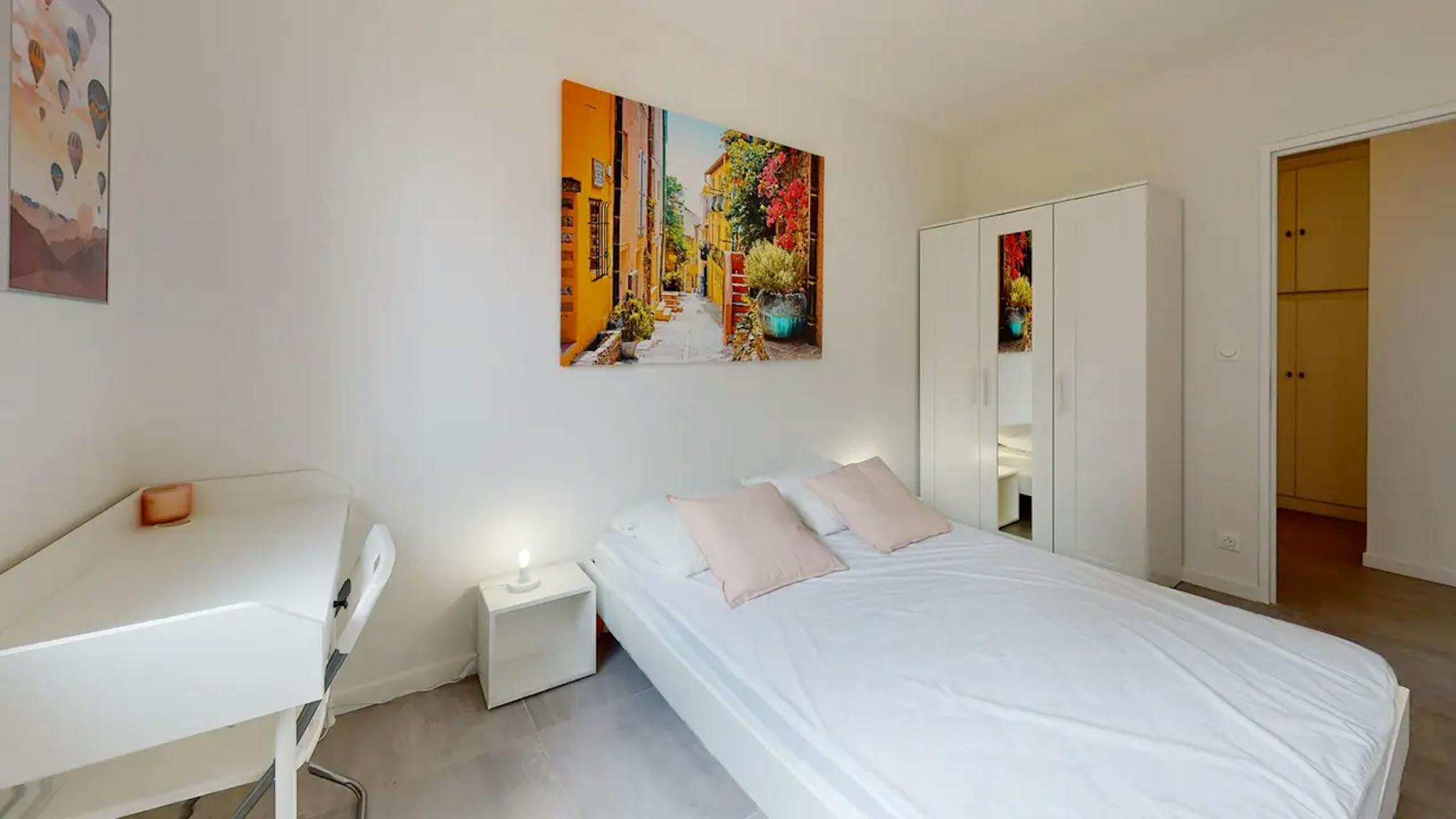  Private Room  -  Cours Émile-Zola, Villeurbanne  - Gallery -  1