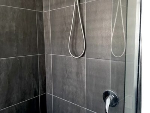    Private Room & Bathroom in Melb