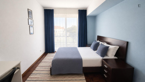 Room 2: Room & Workspace @ Coliving Hub Funchal