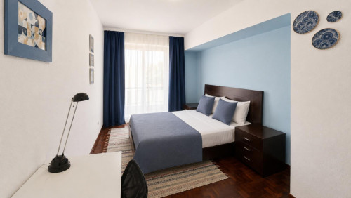 Room 2: Room & Workspace @ Coliving Hub Funchal