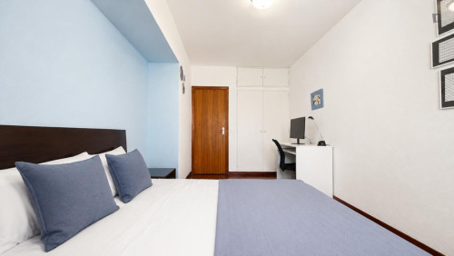Room 2: Room & Workspace @ Coliving Hub Funchal
