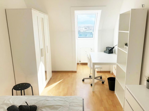 Very nice double bedroom in Favoriten