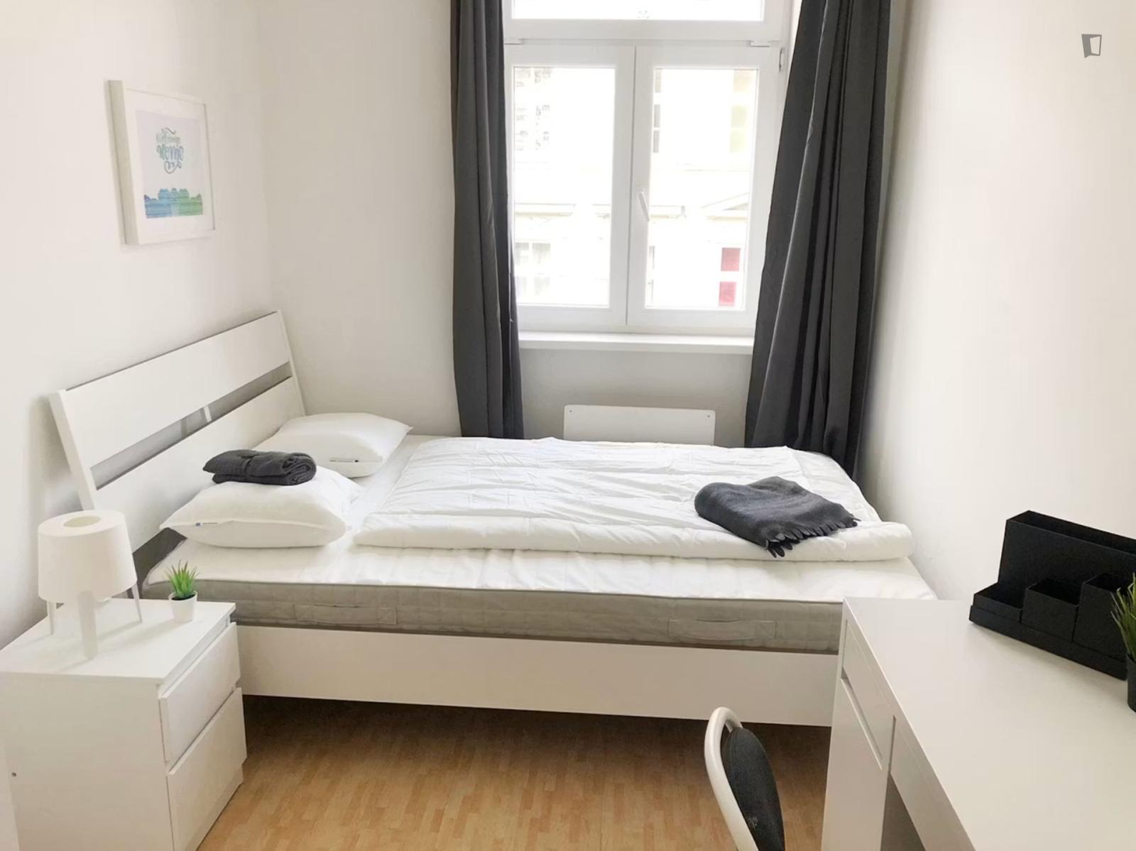 Comfy Double Bedroom In Weinhaus - Comfy double bedroom in Weinhaus - Gallery - 1