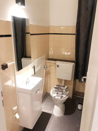 Nice double bedroom in Weinhaus