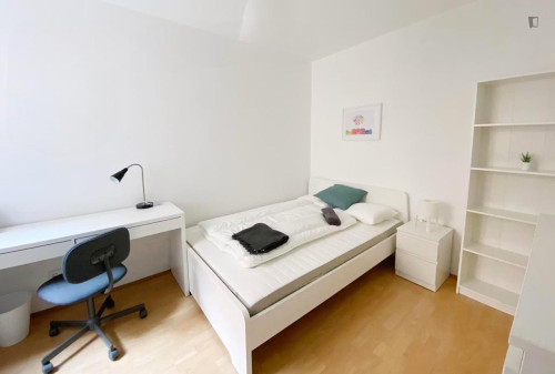Nice double bedroom in Weinhaus