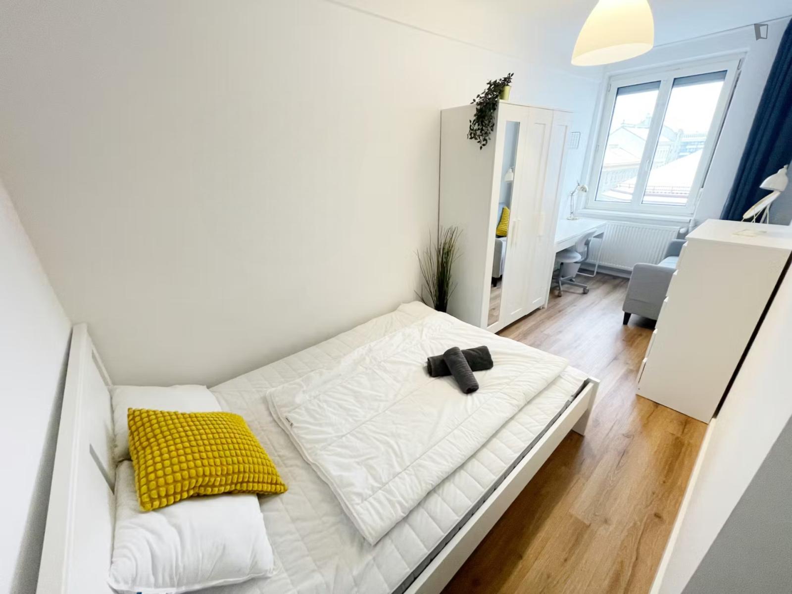 Sublime Double Bedroom In The Favoriten District - Sublime double bedroom in the Favoriten district - Gallery - 1