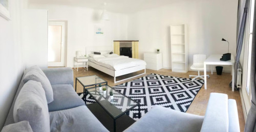 Large double bedroom in Favoriten