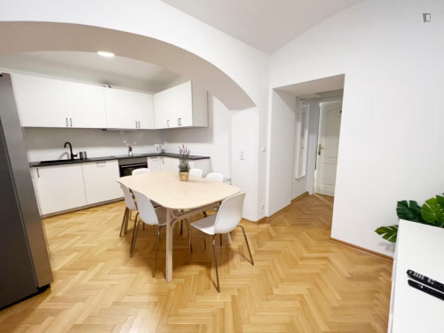 Bright double bedroom near the Friedensbrücke subway station