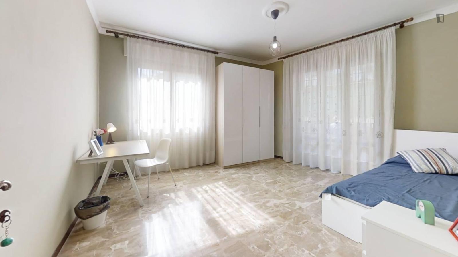 Single Bedroom In 4-Bedroom Apartment - Single bedroom in 4-bedroom apartment - Gallery - 1