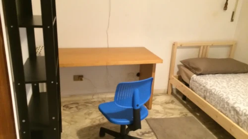 Room in a shared 6-bedroom apartment for rent in Pisa