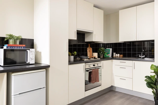  Large Highest Double Studio  -  Stratford One  - Gallery -  4