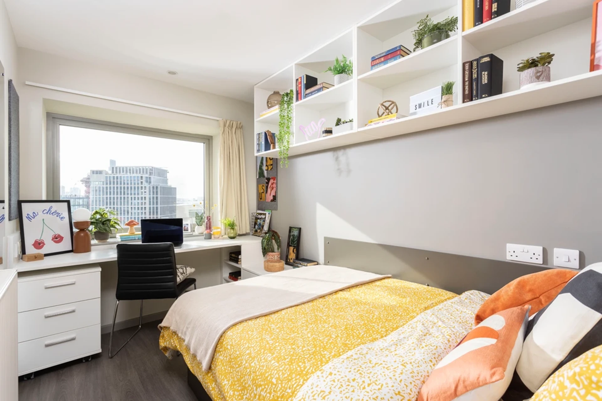 Medium Highest Double En-Suite - Stratford One - Gallery - 1