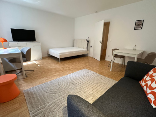 Quiet furnished terrace apartment, 5 minutes to the main line – new occupancy after partial renovation - Gallery - 24