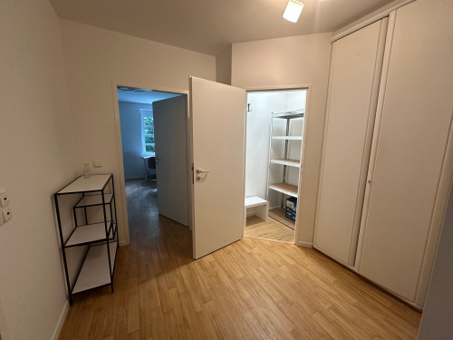 Quiet furnished terrace apartment, 5 minutes to the main line – new occupancy after partial renovation - Gallery - 17