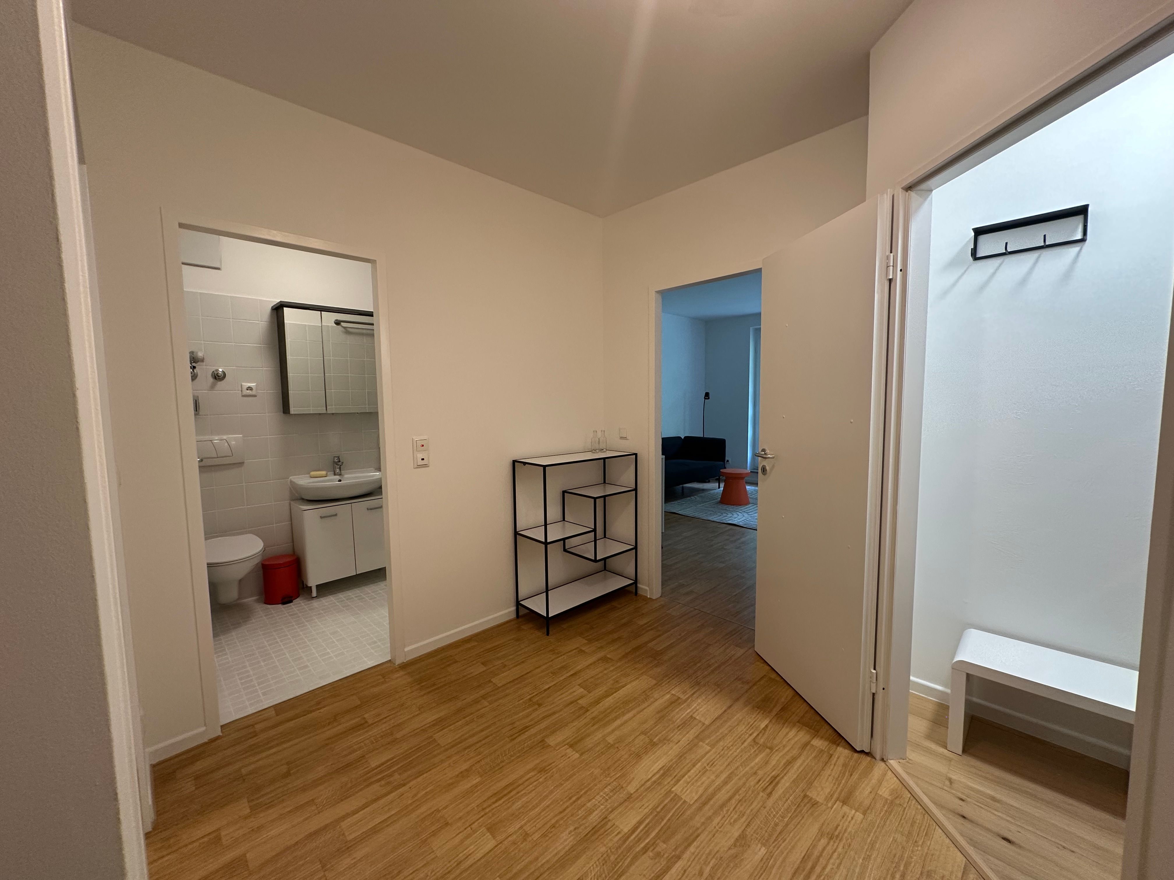 Quiet Furnished Terrace Apartment, 5 Minutes To The Main Line – New Occupancy After Partial Renovati - 17