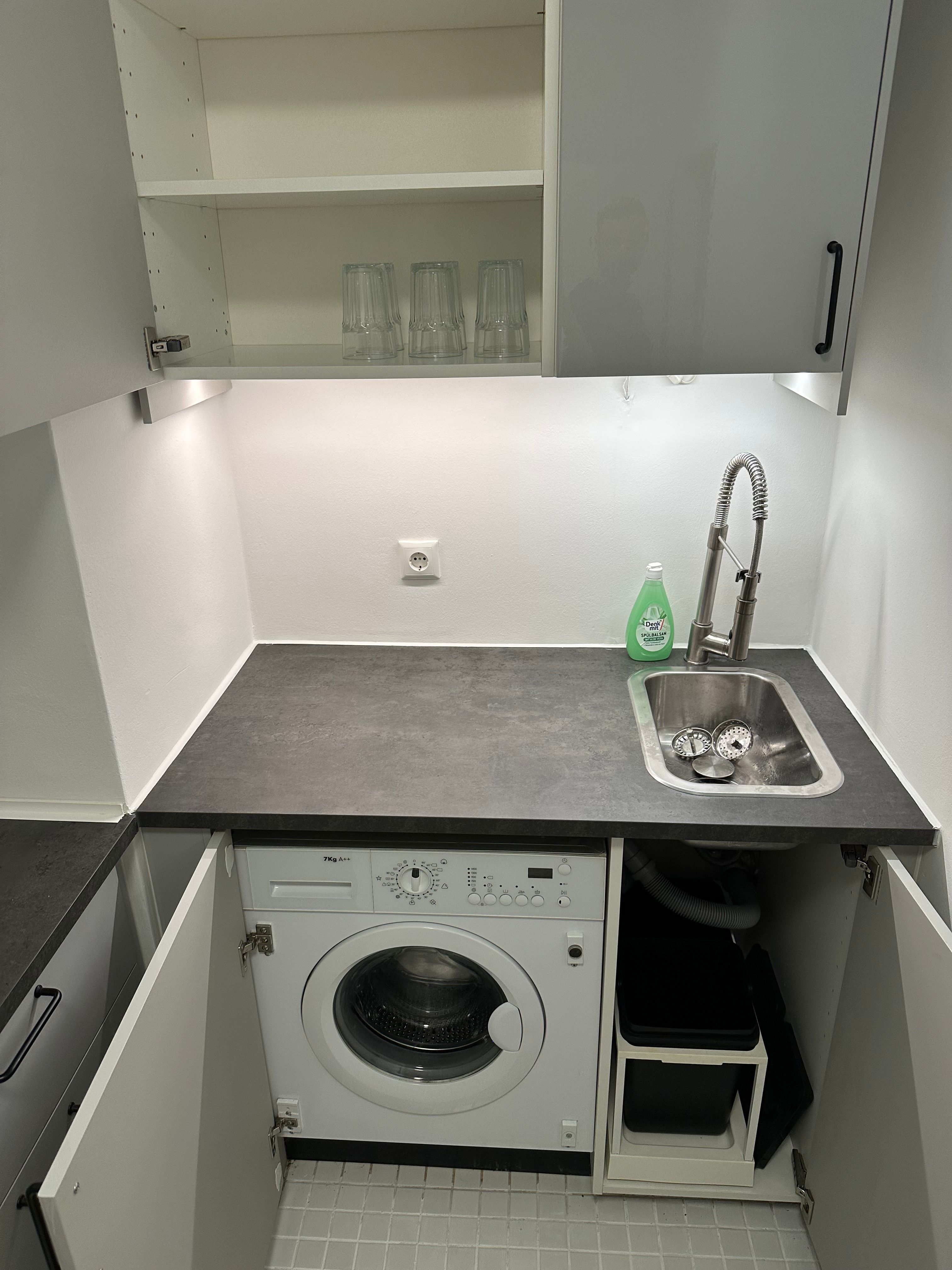 Quiet Furnished Terrace Apartment, 5 Minutes To The Main Line – New Occupancy After Partial Renovati - 11
