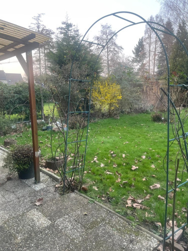 Spacious Apartment with big garden in quite street
