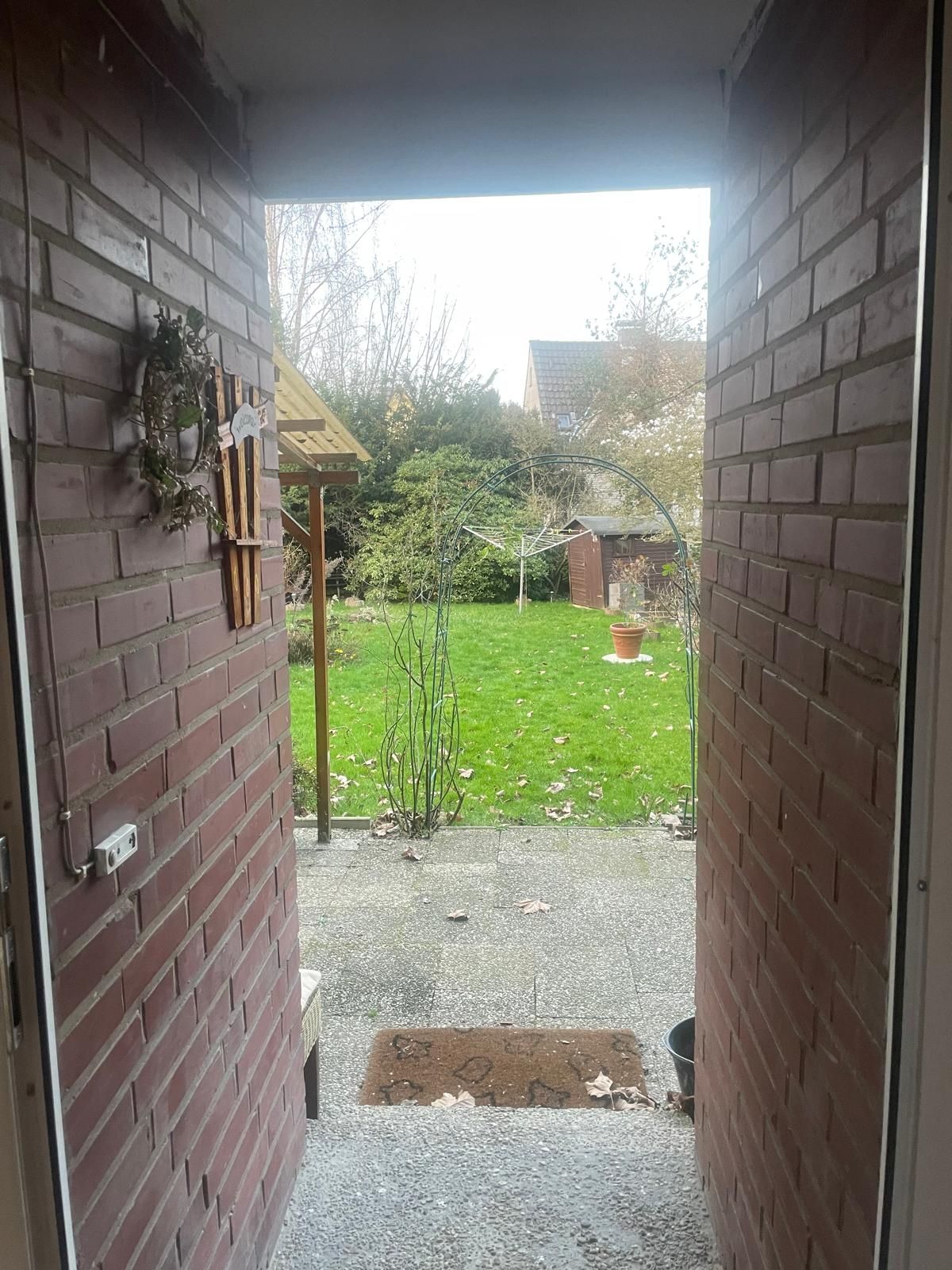  Spacious Apartment With Big Garden In Quite Street  -  Spacious Apartment with big garden in quite street  - Gallery -  4