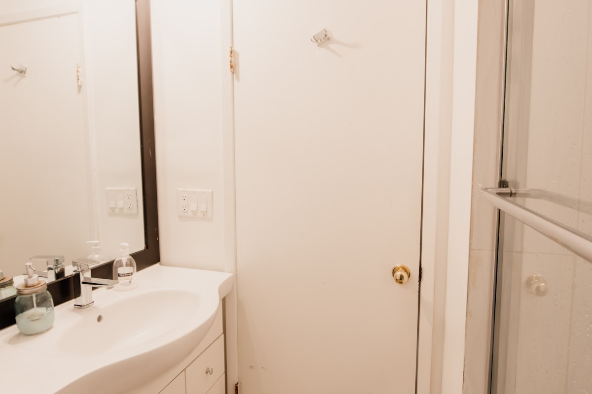 4 Bedrooms 2 Bathrooms - 2