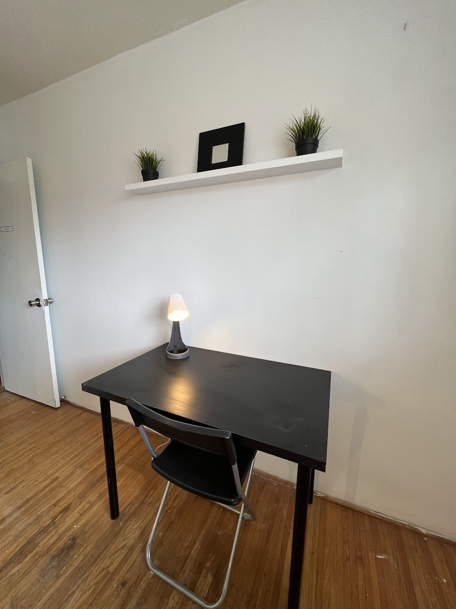 4 Bedrooms 2 Bathrooms - 5