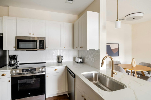 West Howard Lane, Austin, TX - Gallery - 5