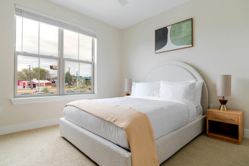 West Howard Lane, Austin, TX - Gallery - 7