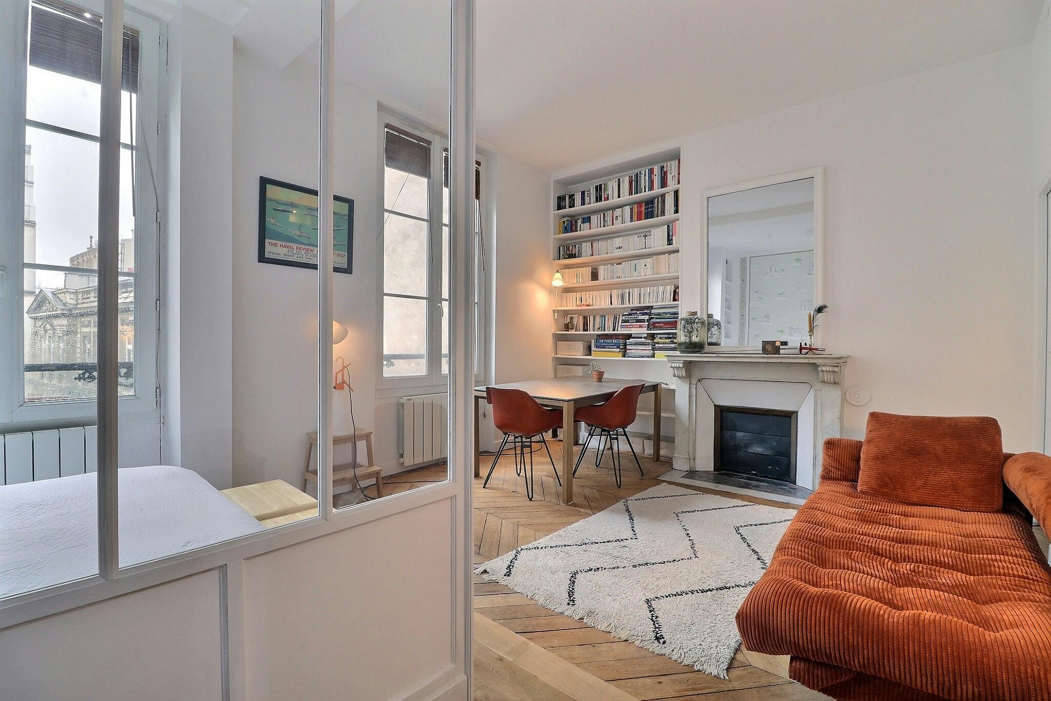 Entire Place - Rue de Paradis, Paris - Gallery - 1