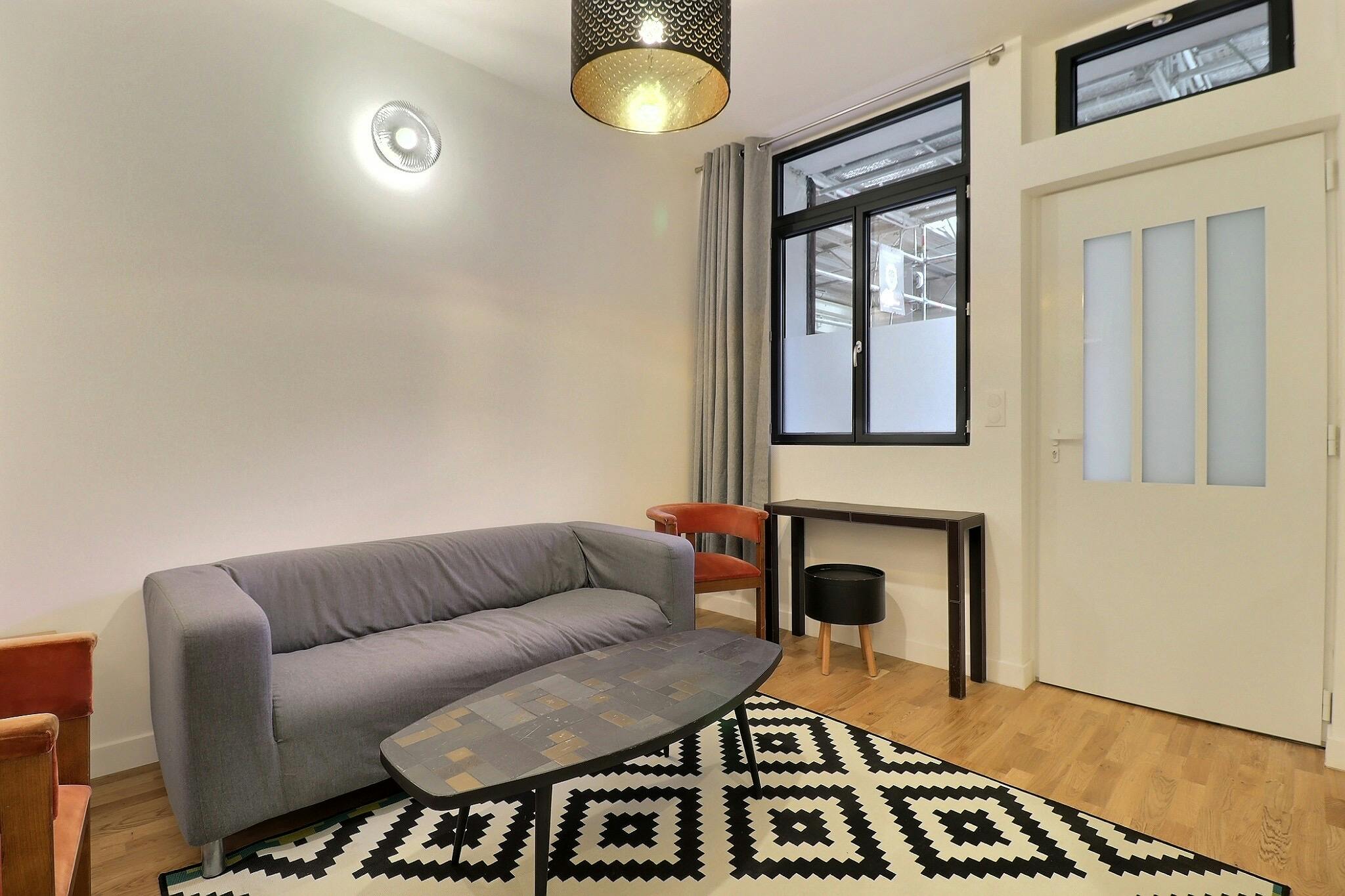 Entire Place - Rue du Faubourg Saint-Denis, Paris - Gallery - 1