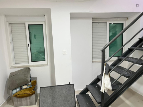 Nice 2 Bedroom House close to Barreiro Train Station