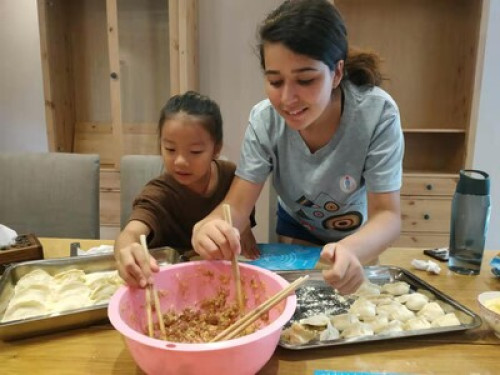 homestay with a happy family 