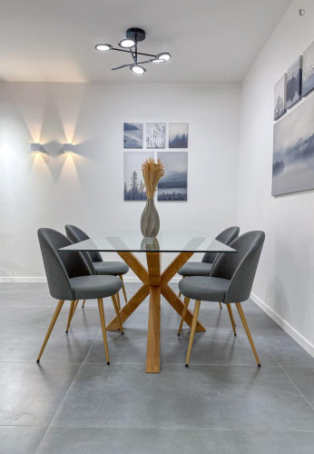 Modern Comfort Oasis in Pagrati - Gallery - 8