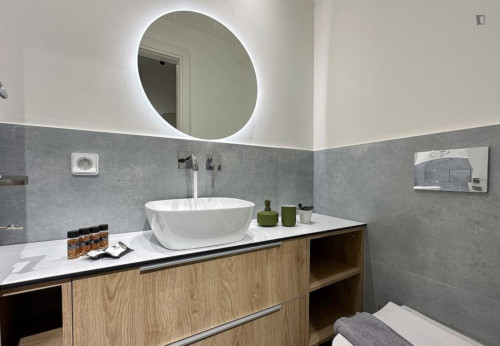 Modern Comfort Oasis in Pagrati - Gallery - 7