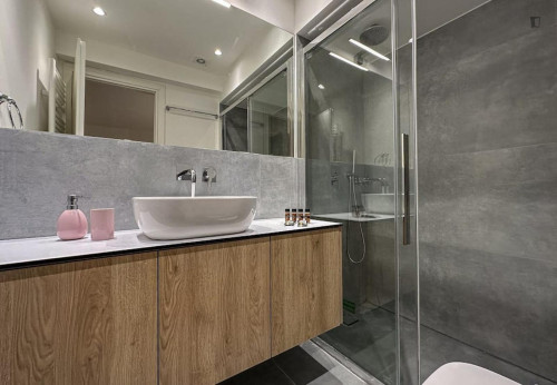 Modern Comfort Oasis in Pagrati - Gallery - 19