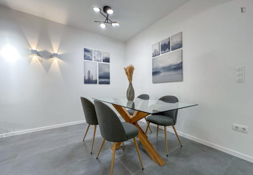 Modern Comfort Oasis in Pagrati - Gallery - 9