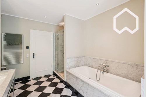 Luxury Apartment in Düsseldorf - Gallery - 20