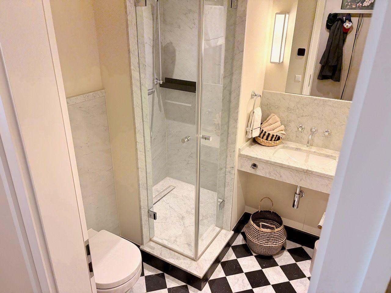 Luxury Apartment In Düsseldorf - 32