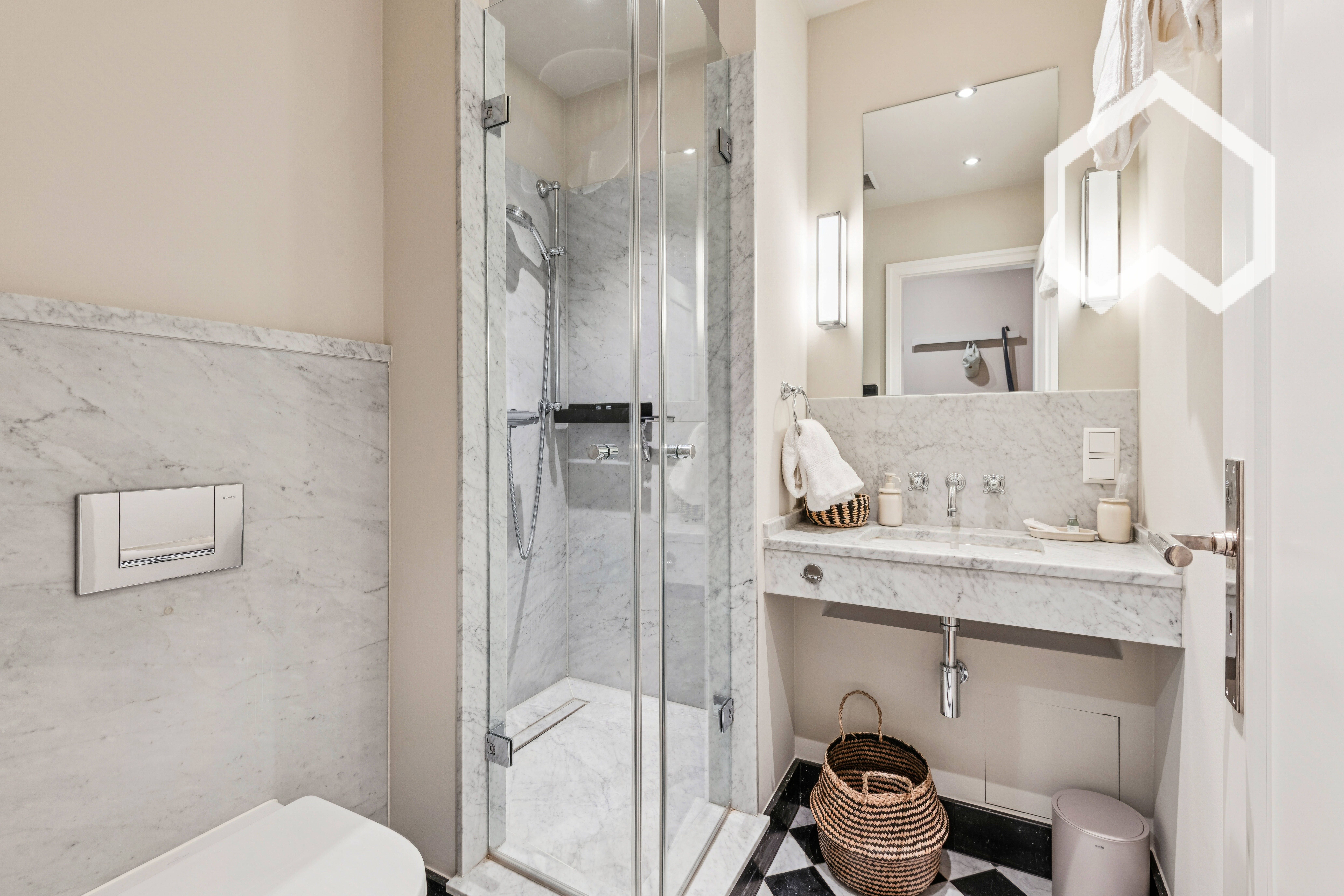 Luxury Apartment In Düsseldorf - 6