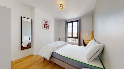 Saint-Denis Suger - Private Room (1)