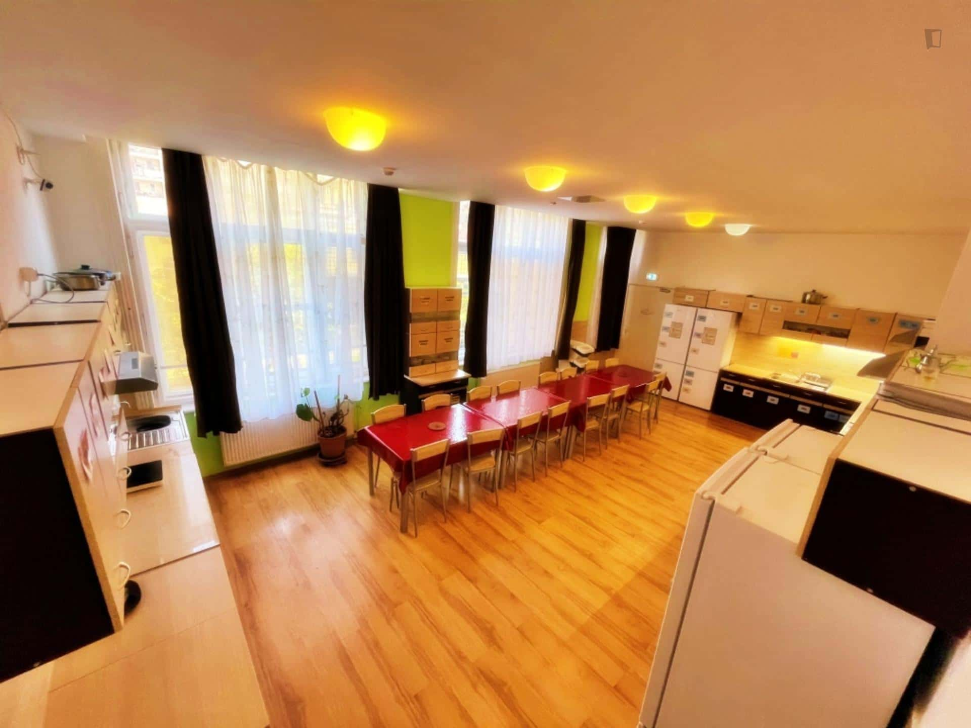  Shared Room  -  Room in Ipar utca, Budapest with 18 bedrooms  - Gallery -  1