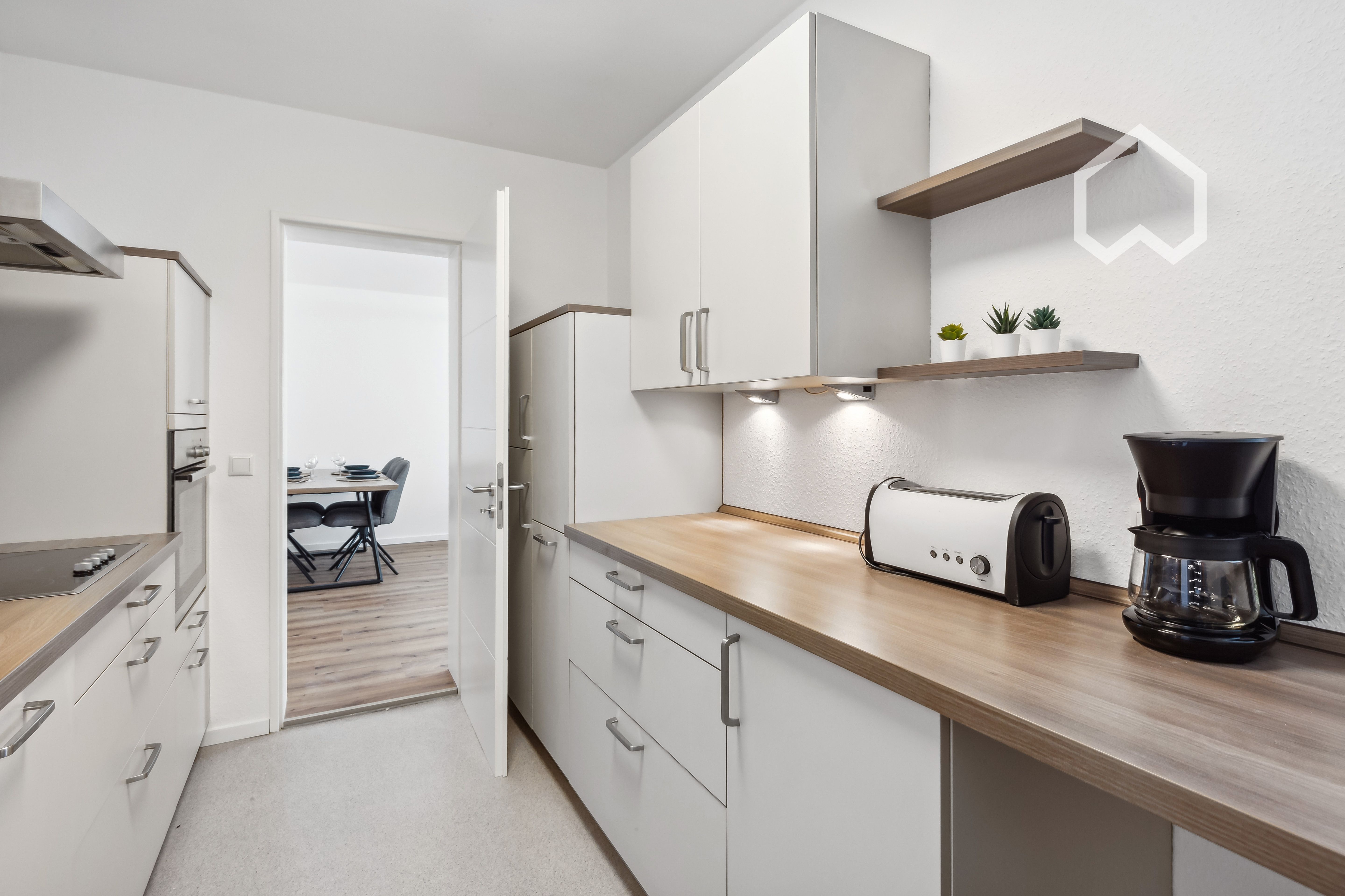 Furnished 2-Room Apartment With Mountain View And Balcony In Munich. - 5