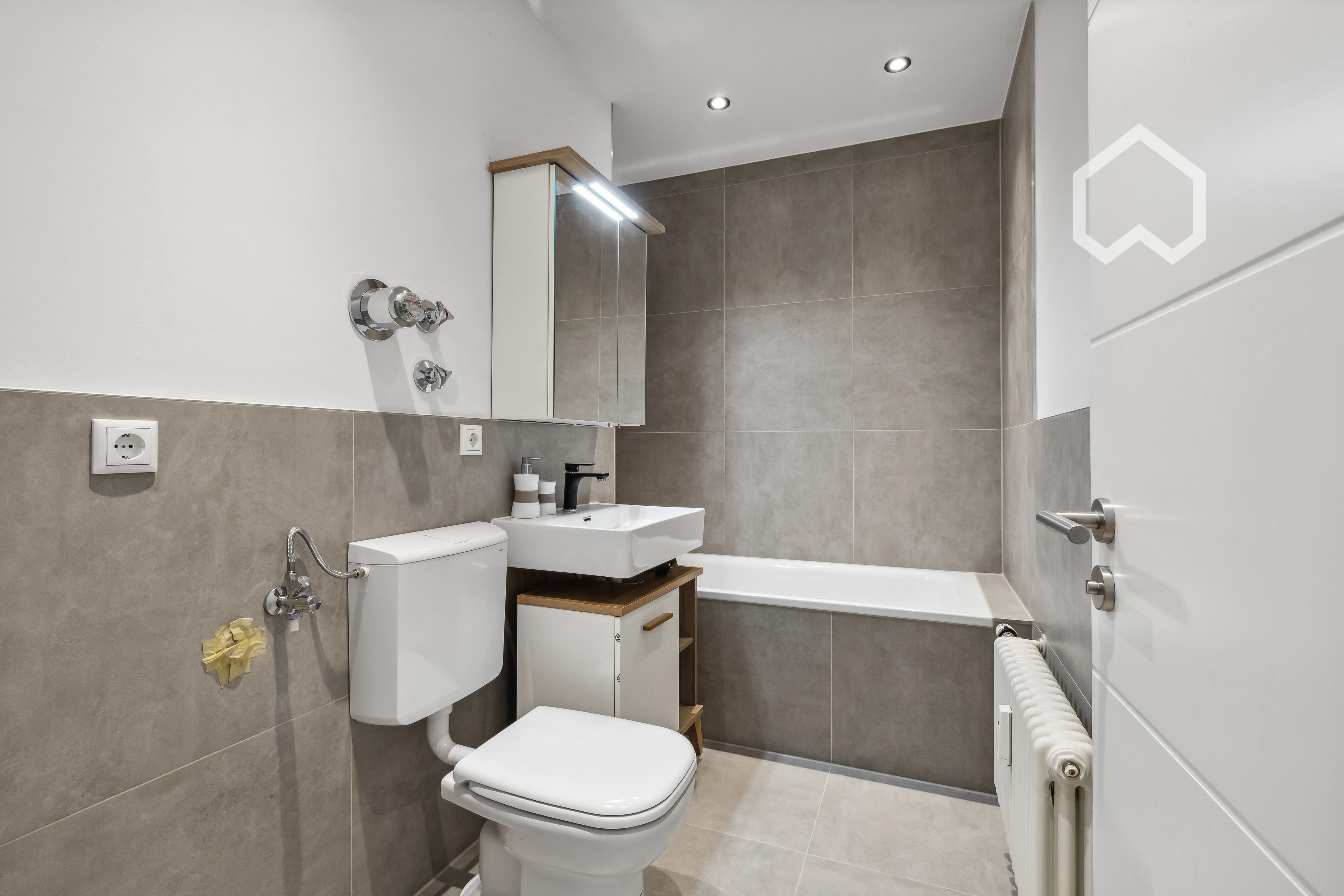 Furnished 2-Room Apartment With Mountain View And Balcony In Munich. - 3