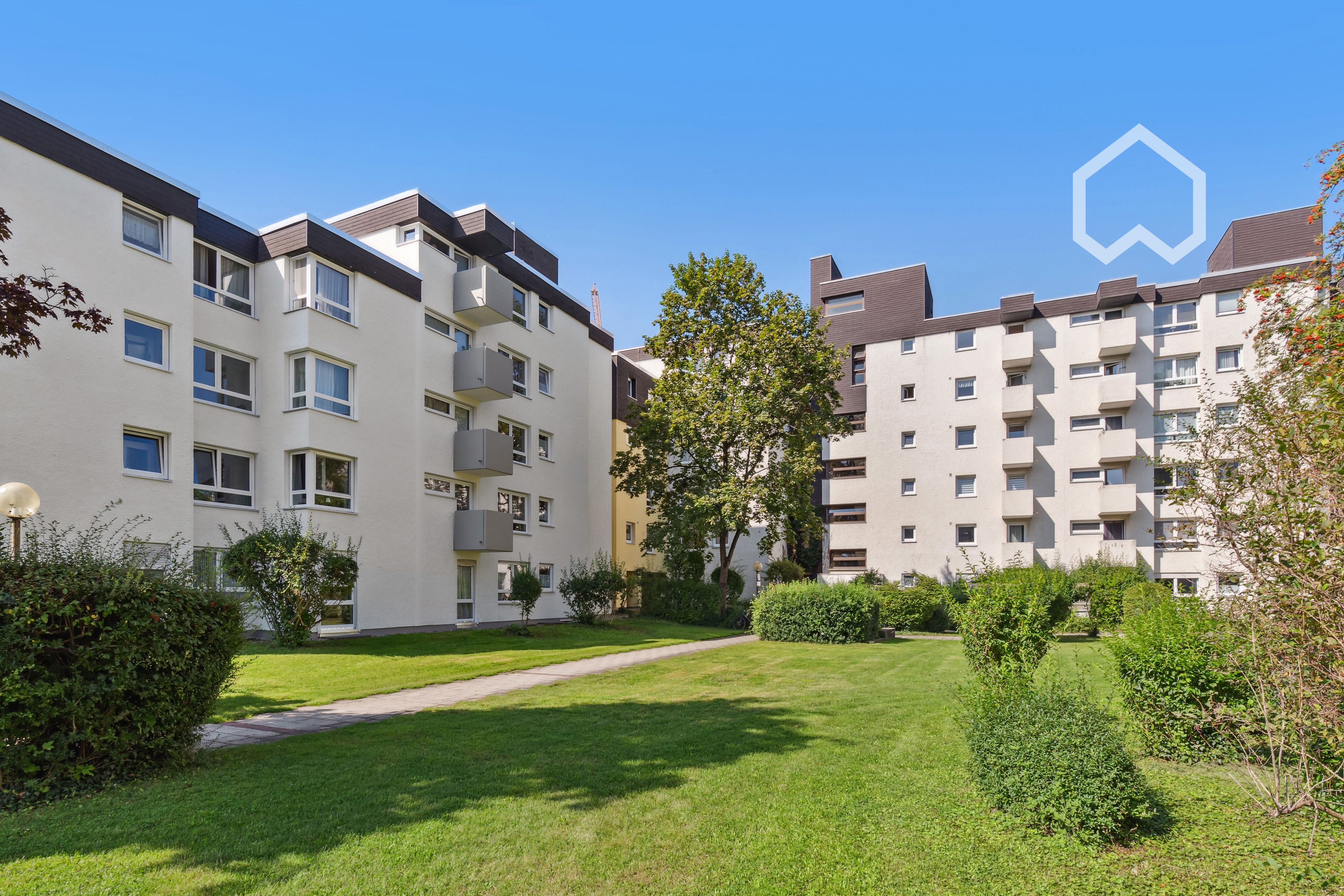 Furnished 2-Room Apartment With Mountain View And Balcony In Munich. - 2