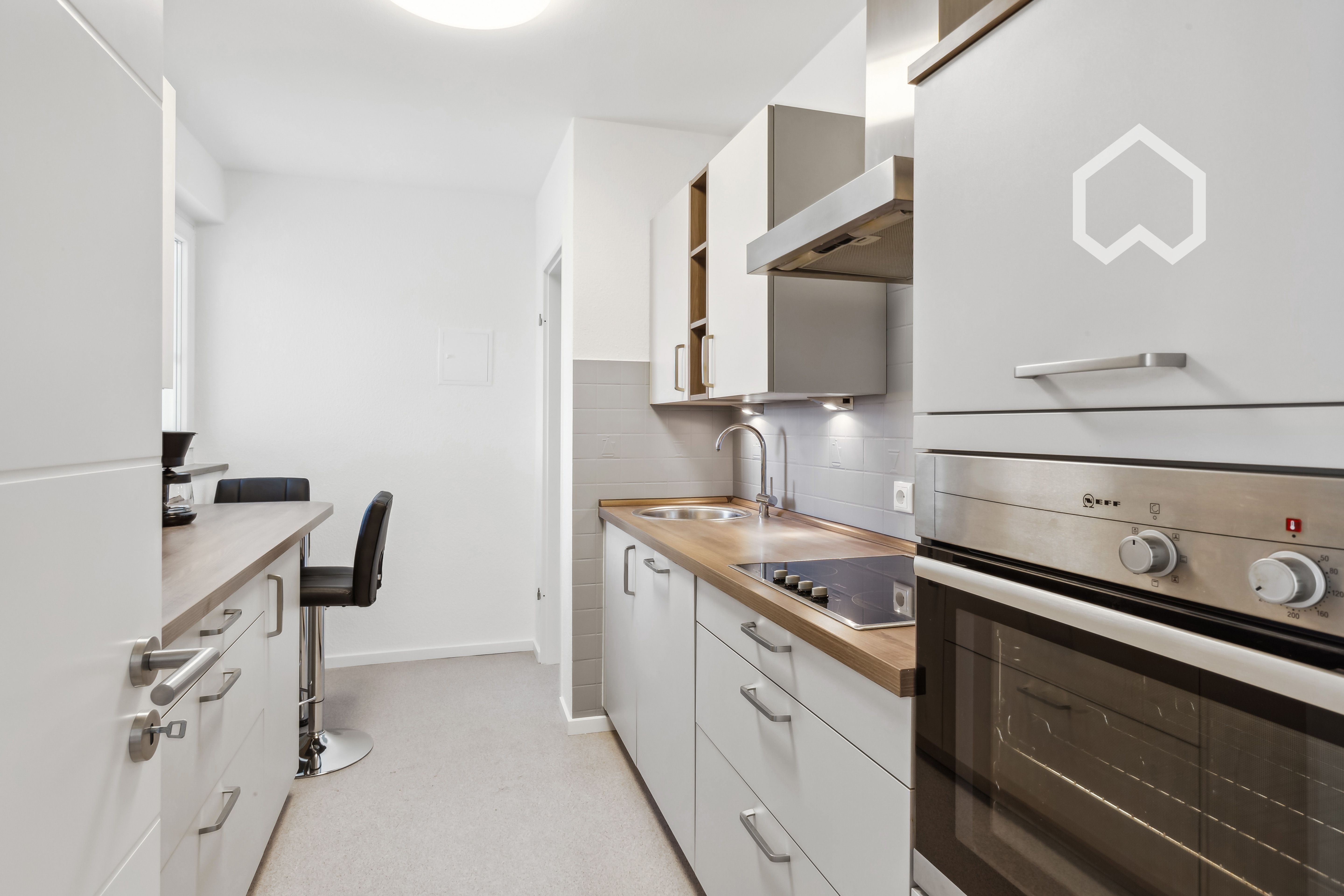Furnished 2-Room Apartment With Mountain View And Balcony In Munich. - 8