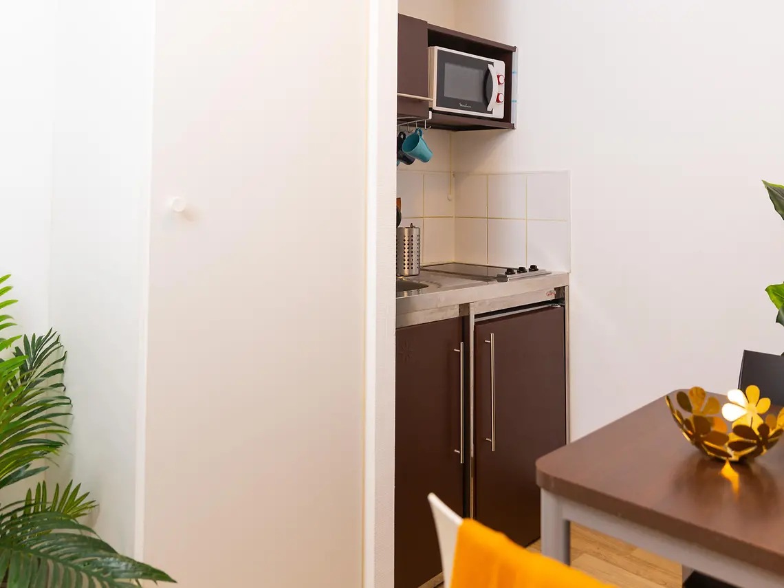 Two-Bedroom Apartment With Balcony - 9
