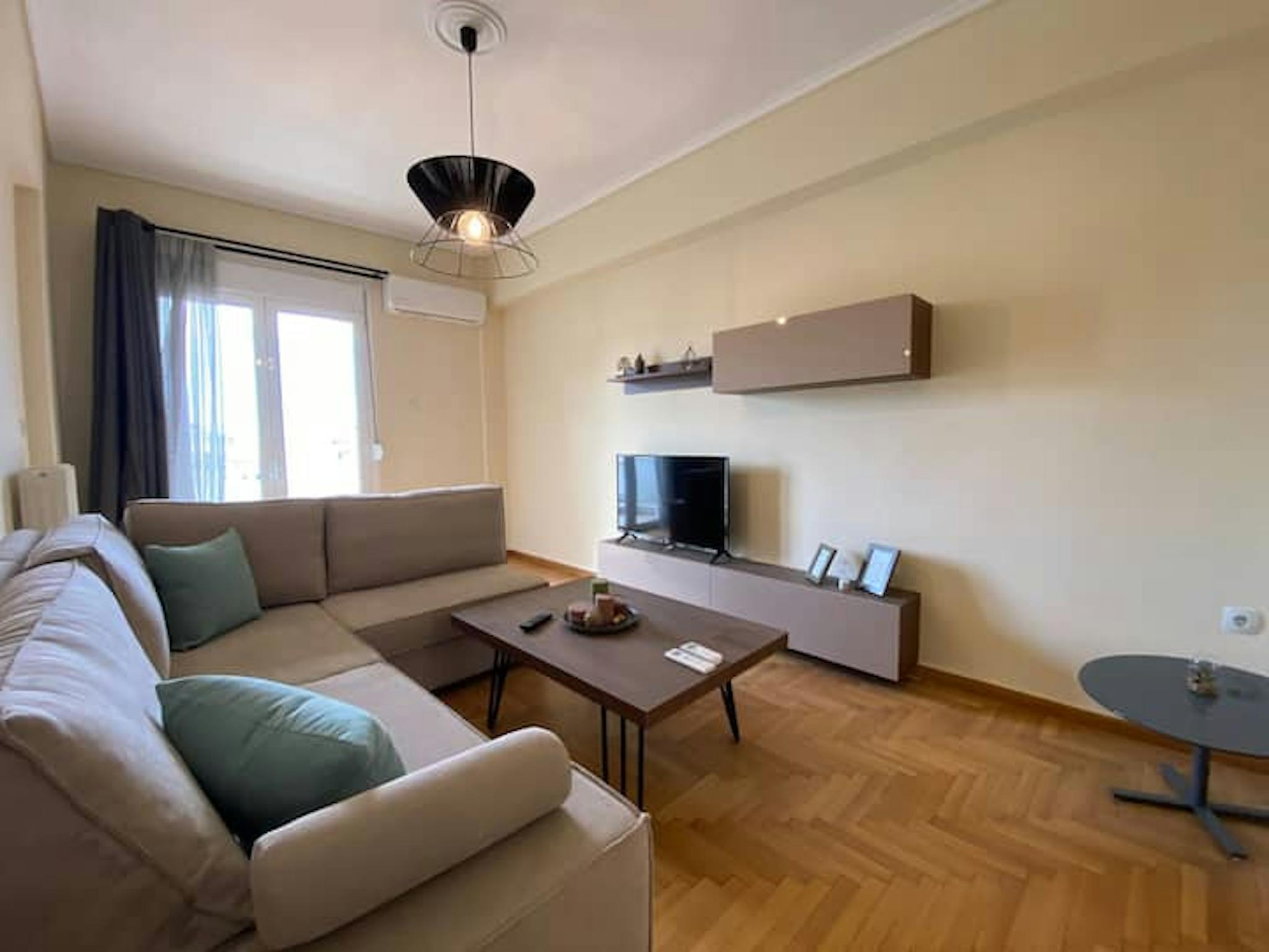 Entire Place - Lazaradon, Athens - Gallery - 1